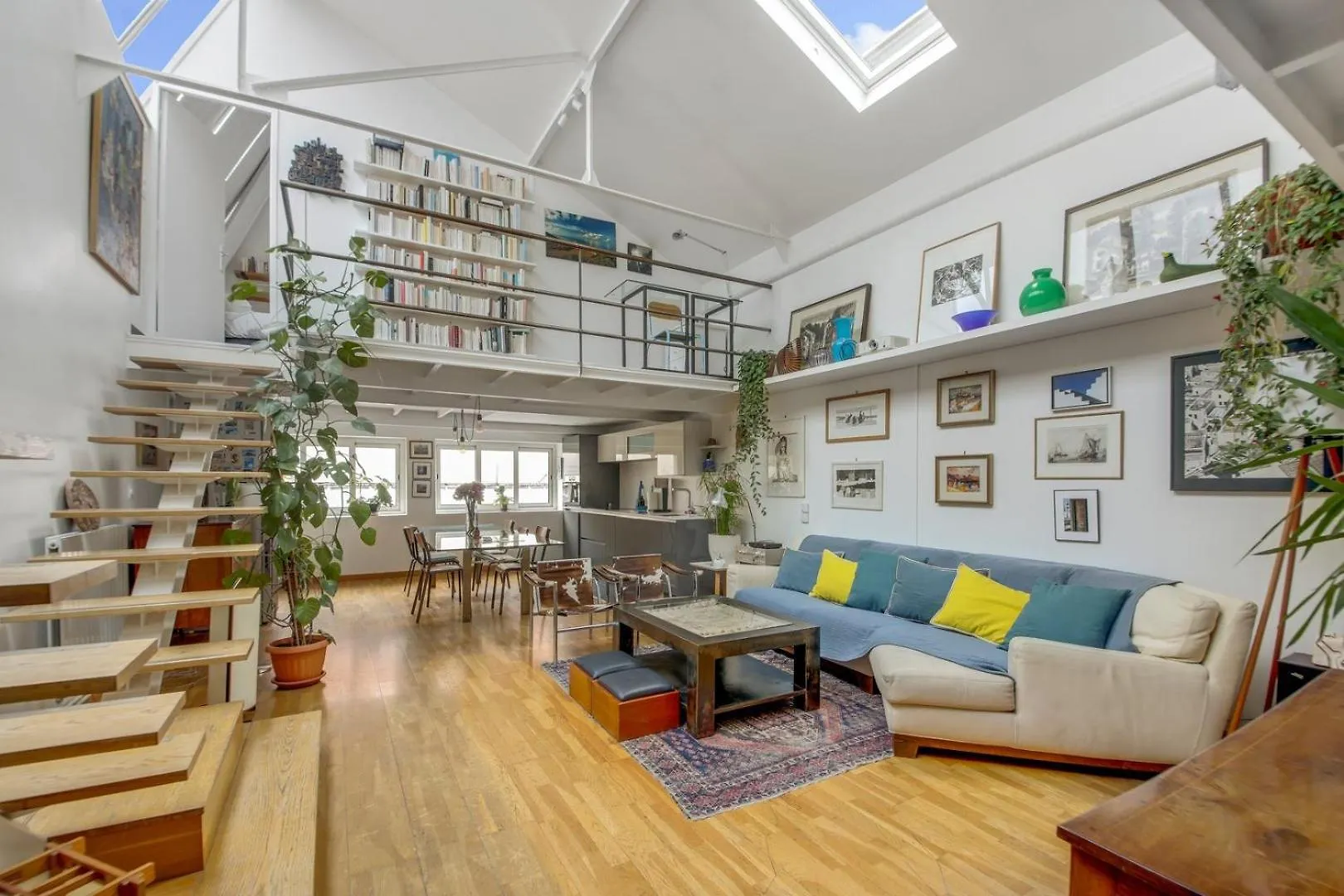 Paris Super Loft Overtop
